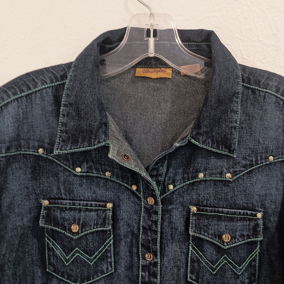 Wrangler Denim Embroidered Western Shirt - Picture 2 of 8